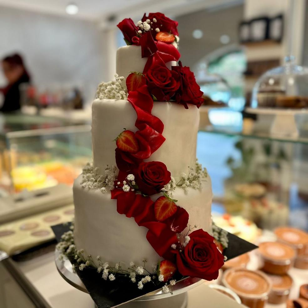 Weeding Cake